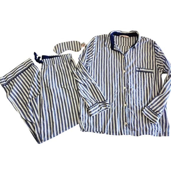 Victoria Secret Medium Pajama Set Long Sleeve Pants Stripped Blue
